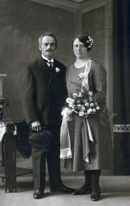 Christaan Willem 1877 en Adriana Hendrika van Leeuwen. Trouwfoto 18 september 1929.